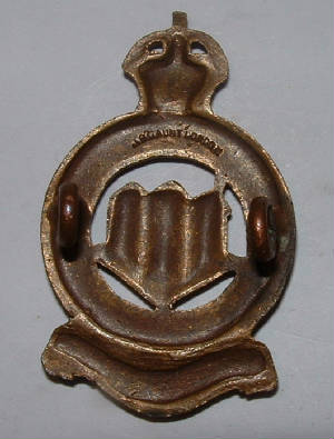 NORTHUMBERLANDHUSSARSOFFICERSBzCAPBADGES2.JPG