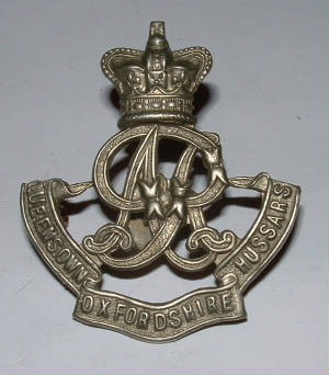 QUEENSOWNOXFORDSHIREHUSSARSWMCAPBADGE1JPG.JPG