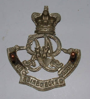 QUEENSOWNOXFORDSHIREHUSSARSWMCAPBADGE2JPG.JPG