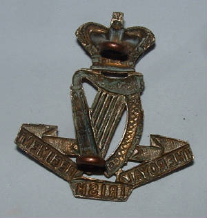 ROYALIRISHREGTPRE1902CAPBADGE2.JPG