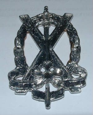 TAYFORTHUNIVERSITIESUOTCANODISEDCAPBADGE2JPG.JPG